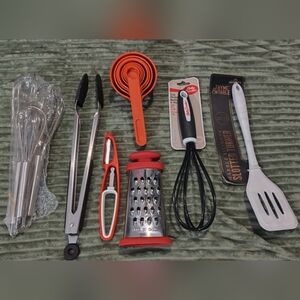 NWT! Kitchen Utensils/Gadgets Bundle (9+ Items)